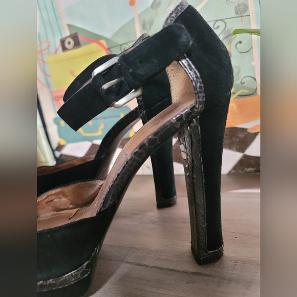 BCBG Paris suede heels - Picture 3 of 9